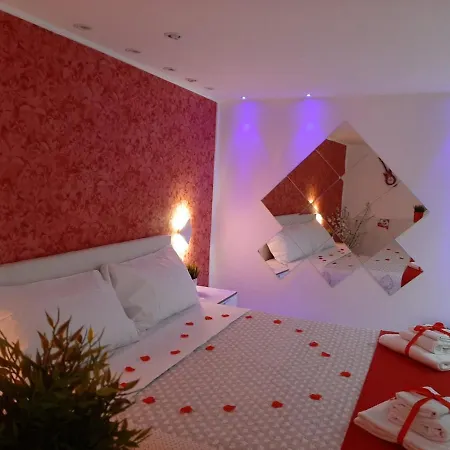 Couette-café Red House 3*