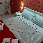 Red House 4*