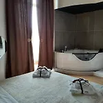B&B Red House