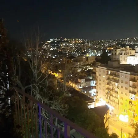 فندق مبيت وإفطار Red House *